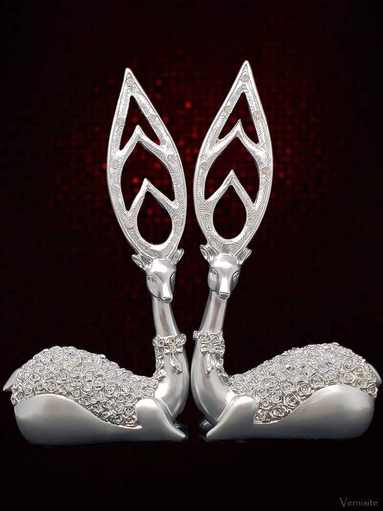 Stylish Fashion Deer Sculpture – Graceful Animal Figurine
