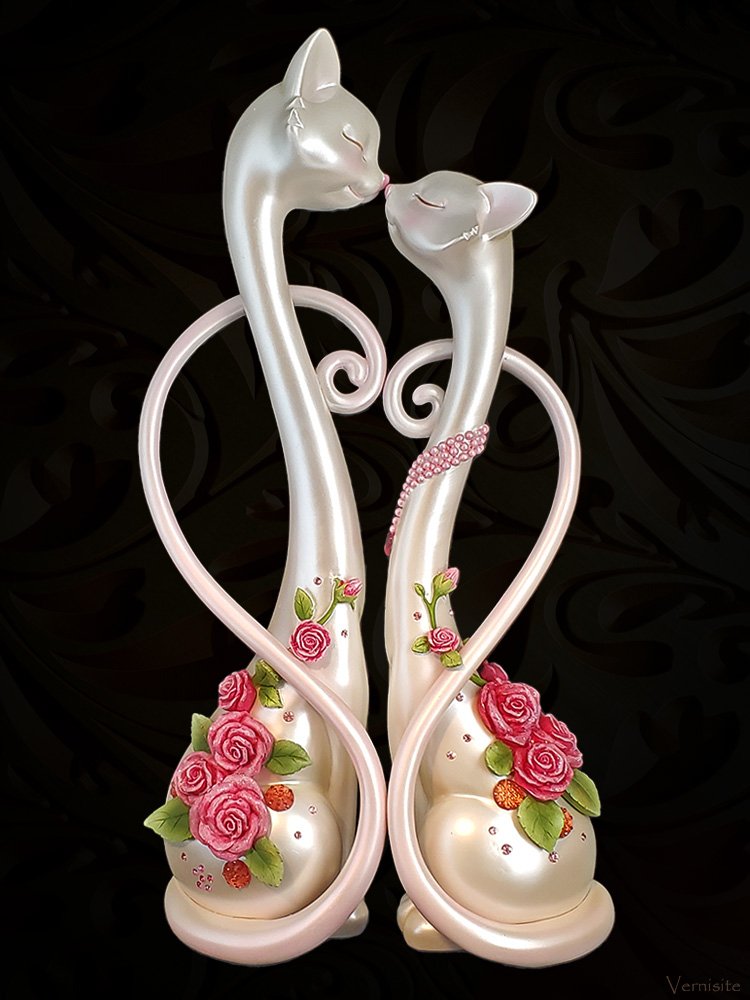 Handcrafted Romantic Cat Couple Sculpture | Love & Devotion Statue